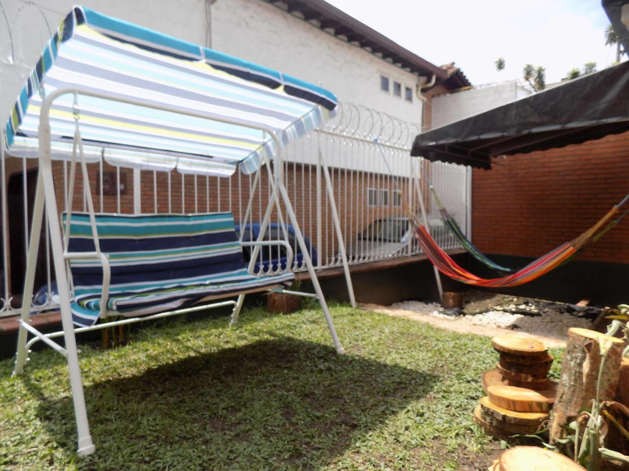 Art City Hostel Medellín Esterno foto